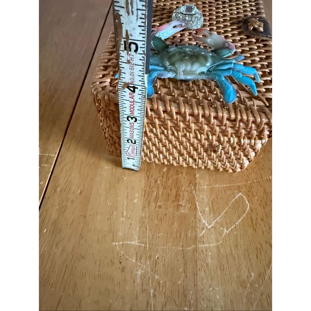 wicker handbag with crab decoration, coastal/vintage style. - Picture 13 of 13